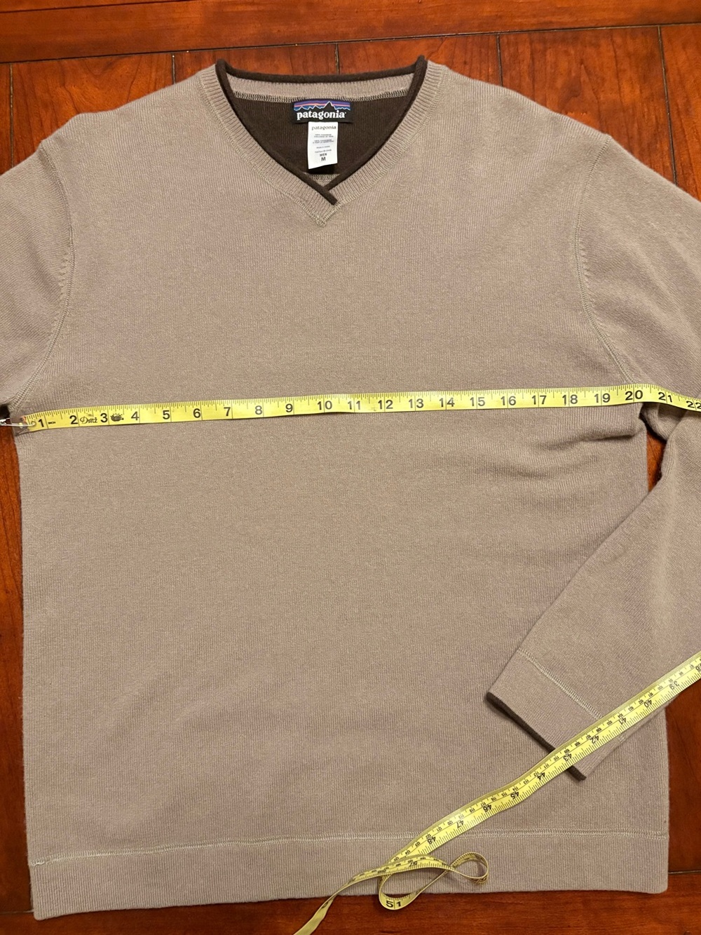 Patagonia Men's Cashmere V-Neck Sweater - Picture 3 of 6